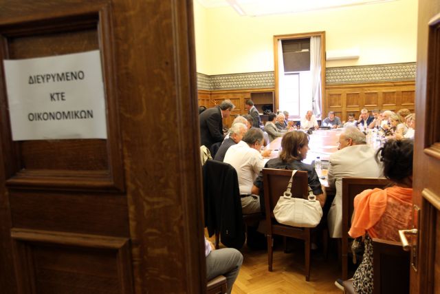 Καζάνι που βράζει η Κοινοβουλευτική Ομάδα του ΠΑΣΟΚ μετά τα νέα σκληρά μέτρα