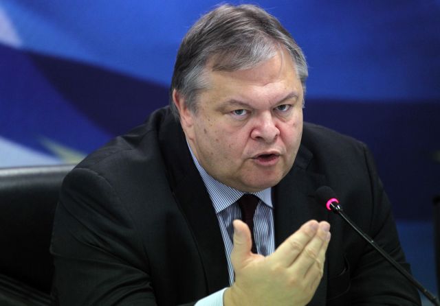 Διαψεύδει κατηγορηματικά κούρεμα 50% στα ομόλογα ο Ευάγγ. Βενιζέλος