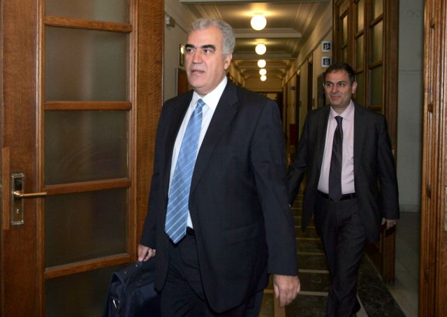 Διευκρινίσεις για την εφεδρεία ζητούν από την κυβέρνηση ΝΔ-ΛΑΟΣ-ΔΗΜΑΡ και ΔΗΣΥ