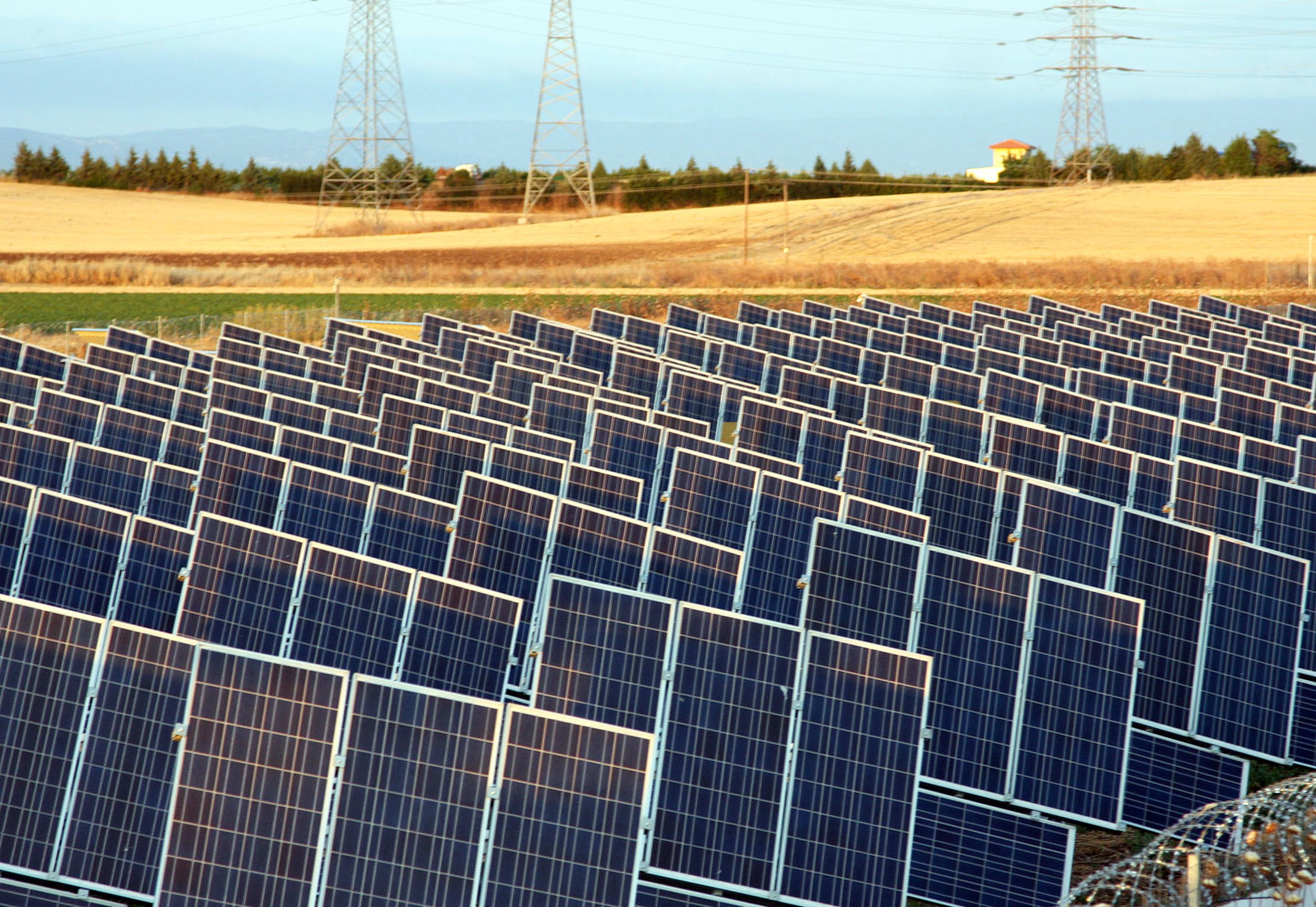 Επενδύσεις σε φωτοβολταϊκά ενέταξε σε διαδικασία fast track η Διυπουργική Επιτροπή
