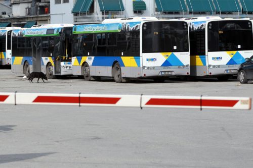 Σε θέσεις μάχης για νέες κινητοποιήσεις μέσα μαζικής μεταφοράς και ταξί