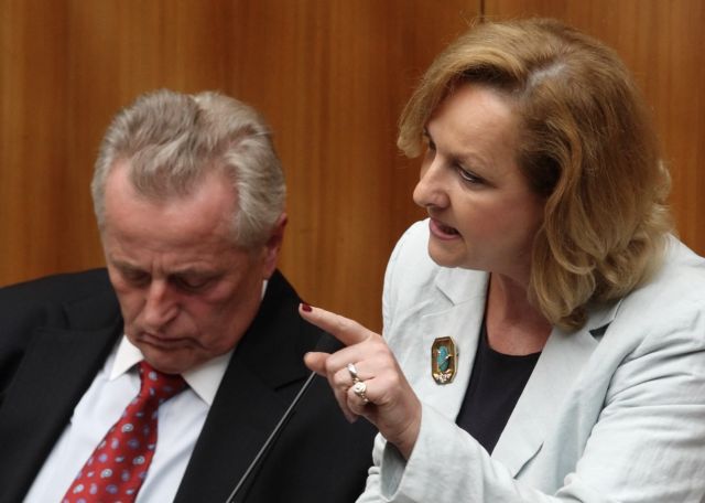 Καθυστερεί η αυστριακή Βουλή την ψηφοφορία για το EFSF και την Ελλάδα