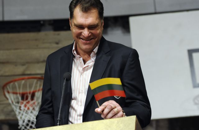 «Ηρεμήστε, είμαι καλά και θα ζήσω πολύ ακόμα» είπε ο Σαμπόνις