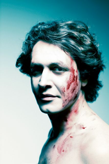 Άμλετ ο Αιμίλιος Χειλάκης στο θέατρο Badminton