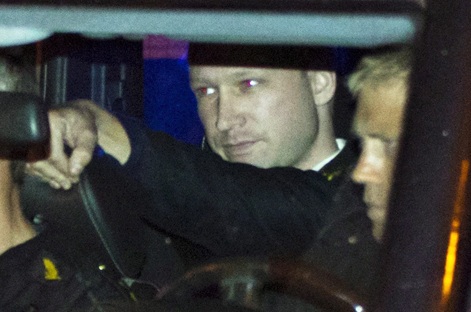 Σε απομόνωση και αυστηρό περιορισμό θα μείνει ως τον Νοέμβριο ο Μπρέιβικ