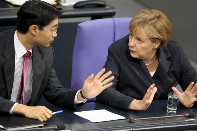 Η εκταμίευση της 6ης δόσης εξαρτάται από την επιτάχυνση των μεταρρυθμίσεων, λέει ο Φ. Ρέσλερ