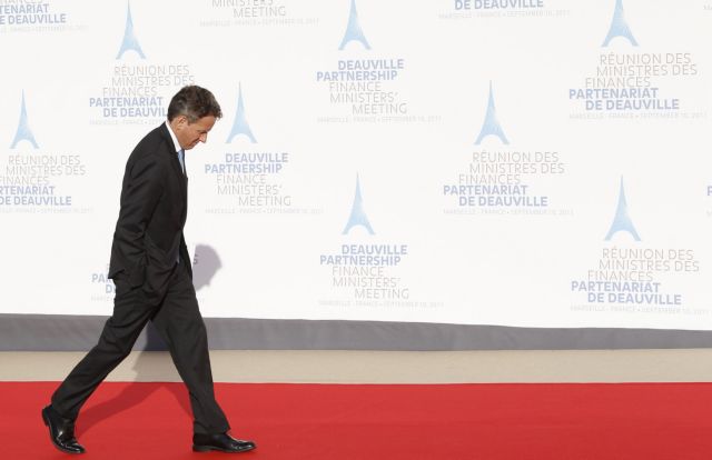 Συνέπεια από την Αθήνα και ενίσχυση του EFSF θα ζητήσει ο Γκάιτνερ στο Eurogroup