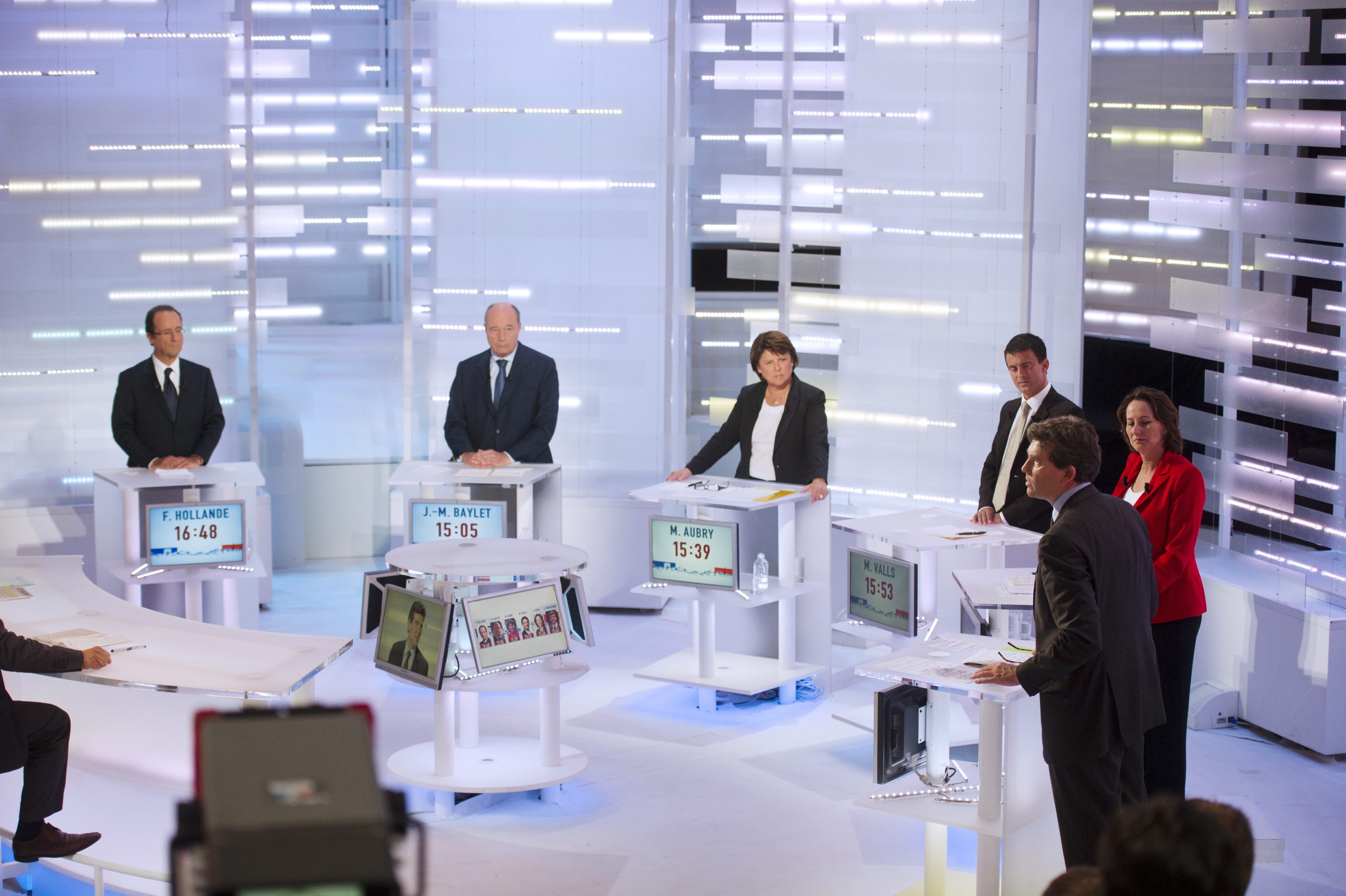 Η κρίση χρέους στην ευρωζώνη επί τάπητος στη δεύτερη τηλεμαχία των Γάλλων Σοσιαλιστών