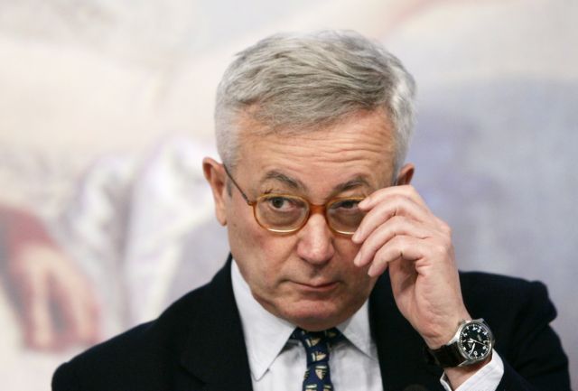 Η Ιταλία πιέζεται για τα μέτρα λιτότητας και ζητά ευρωομόλογο