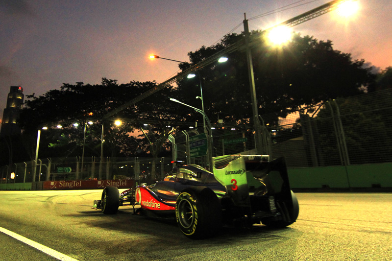 F1 – GP Σιγκαπούρης 2011, ΕΔ1: Ταχύτερος στο λυκόφως ο L. Hamilton