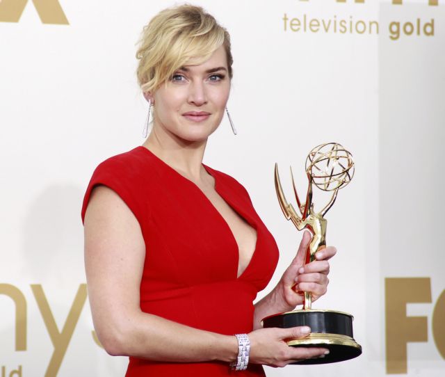 Κέιτ Ουίνσλετ, «Mad Men» και «Modern Family» κερδίζουν στα βραβεία Έμμυ