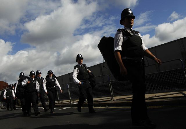 Άνδρες που κρατούνταν δούλοι εντόπισε η βρετανική αστυνομία