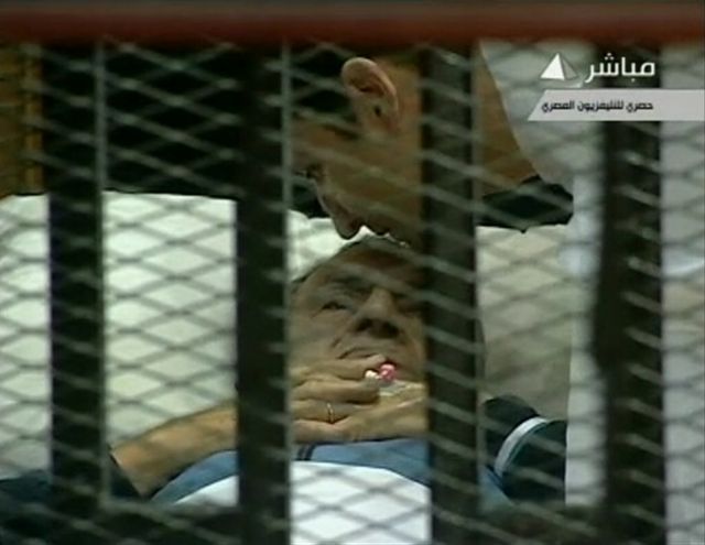Με κατάθεση μαρτύρων συνεχίζεται η δίκη του Χόσνι Μουμπάρακ