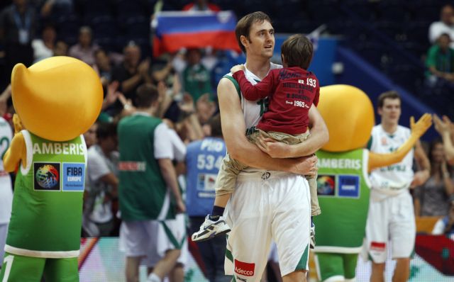 Πρώτη με buzzer-beater η Ρωσία, η Σλοβενία έδωσε «ραντεβού» στην Ισπανία (vid)