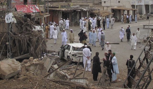 Πολύνεκρες επιθέσεις βομβιστών καμικάζι σε πόλη του νοτιοδυτικού Πακιστάν