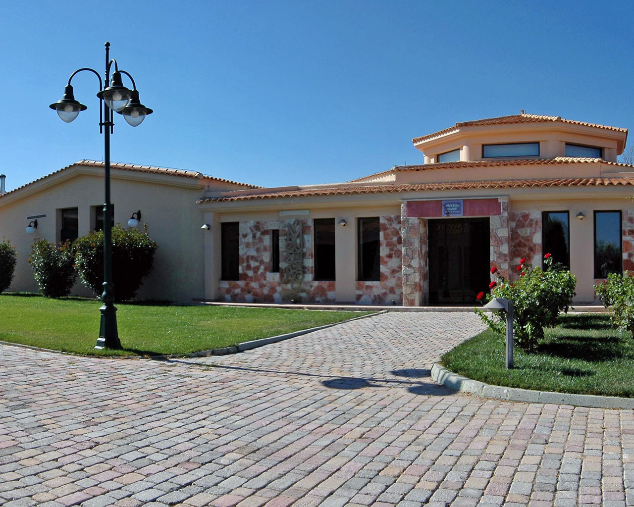 Μια βόλτα στο Μουσείο Οίνου Κώστα Λαζαρίδη στο Καπανδρίτι Αττικής