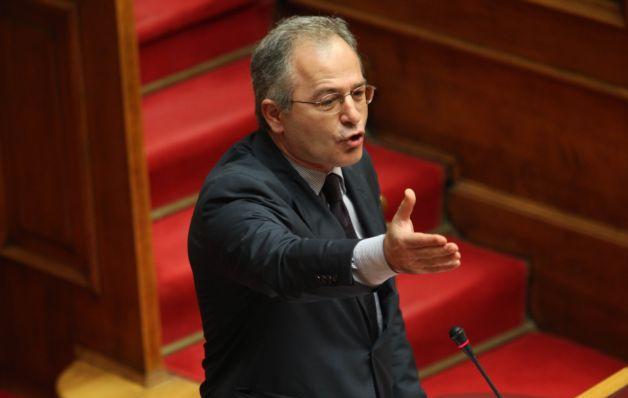 Κόντρα στη Βουλή για την απόφαση Μπεγλίτη να γίνει γραφείο παραπόνων στρατού στο ΥΠΕΘΑ