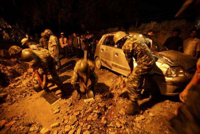 Στους 26 ανήλθαν οι νεκροί από τον σεισμό των 6,8 βαθμών στην Ινδία
