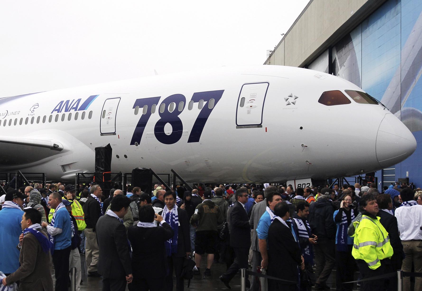 Με καθυστέρηση τριών ετών, το Boeing Dreamliner γίνεται πραγματικότητα