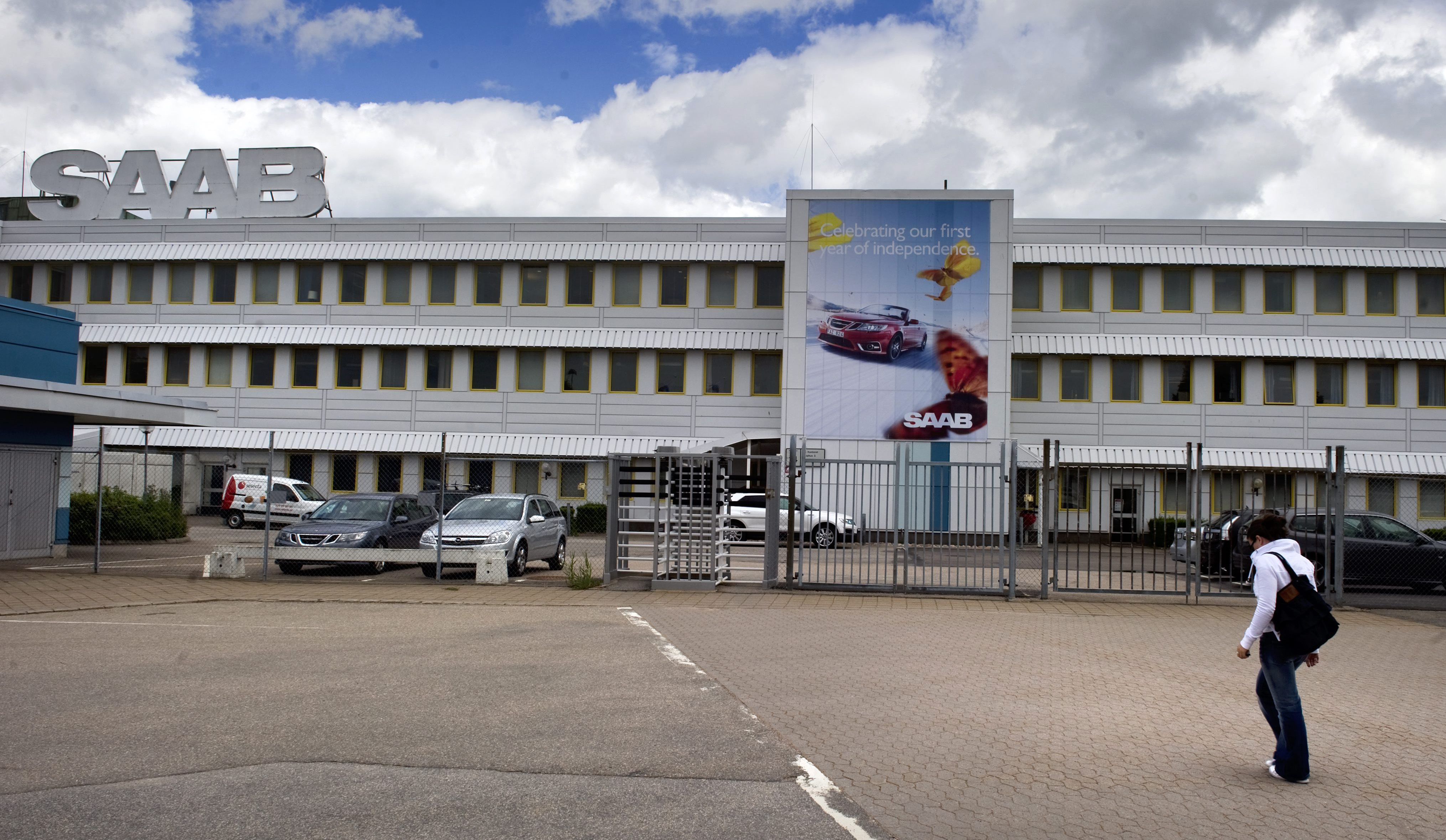 Εθελοντική αναδιοργάνωση δρομολογεί η Saab