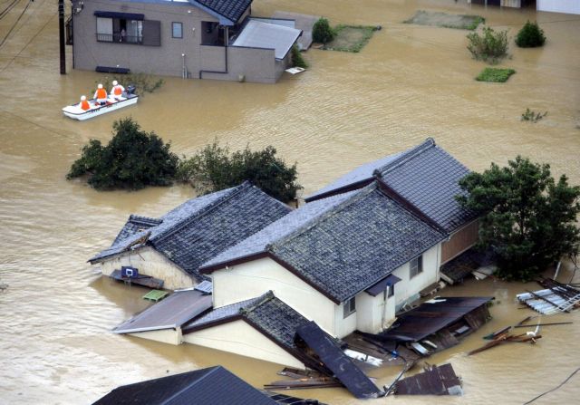 Δεκάδες νεκρούς και αγνοούμενους στη δυτική Ιαπωνία άφησε πίσω του ο τυφώνας Τάλας