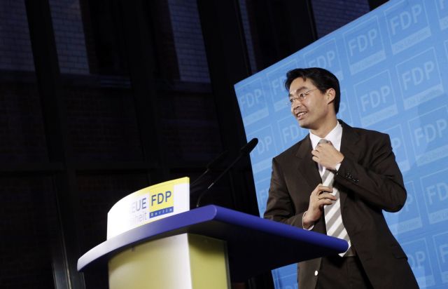 Εκλογές ζητά η αντιπολίτευση μετά τη συντριβή των εταίρων της Μέρκελ