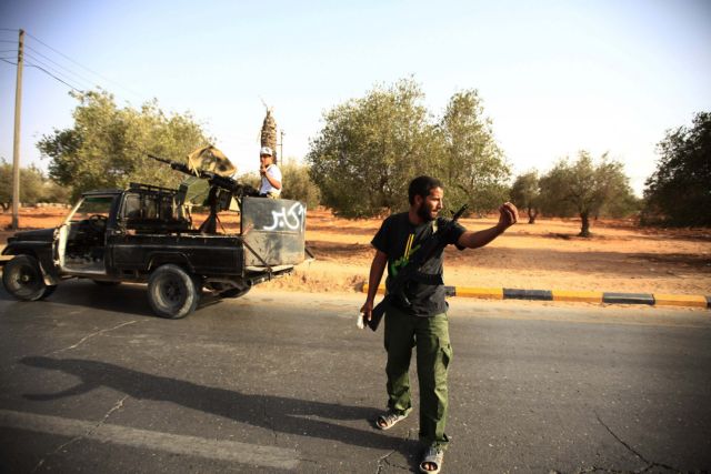 Πλησιάζουν οι Λίβυοι εξεγερμένοι στα τελευταία προπύργια των δυνάμεων του Καντάφι