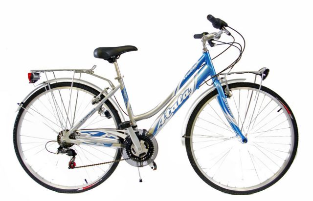 «Αφήστε τα αυτοκίνητα και πάρτε τα ποδήλατα» στα καταστήματα Forthnet