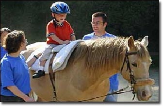 Η θεραπευτική ιππασία συντελεί στην βελτίωση πολλών χρονίων παθήσεων