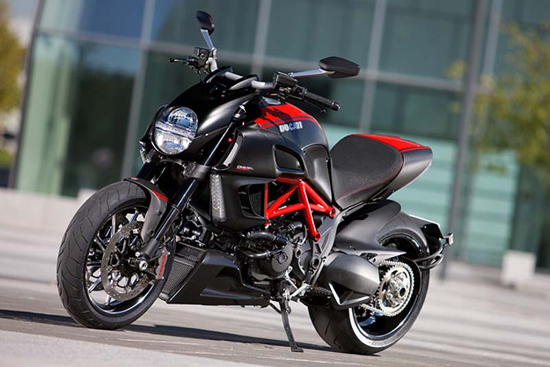 Ανάκληση για 18 μοτοσικλέτες Ducati Diavel MY 2011