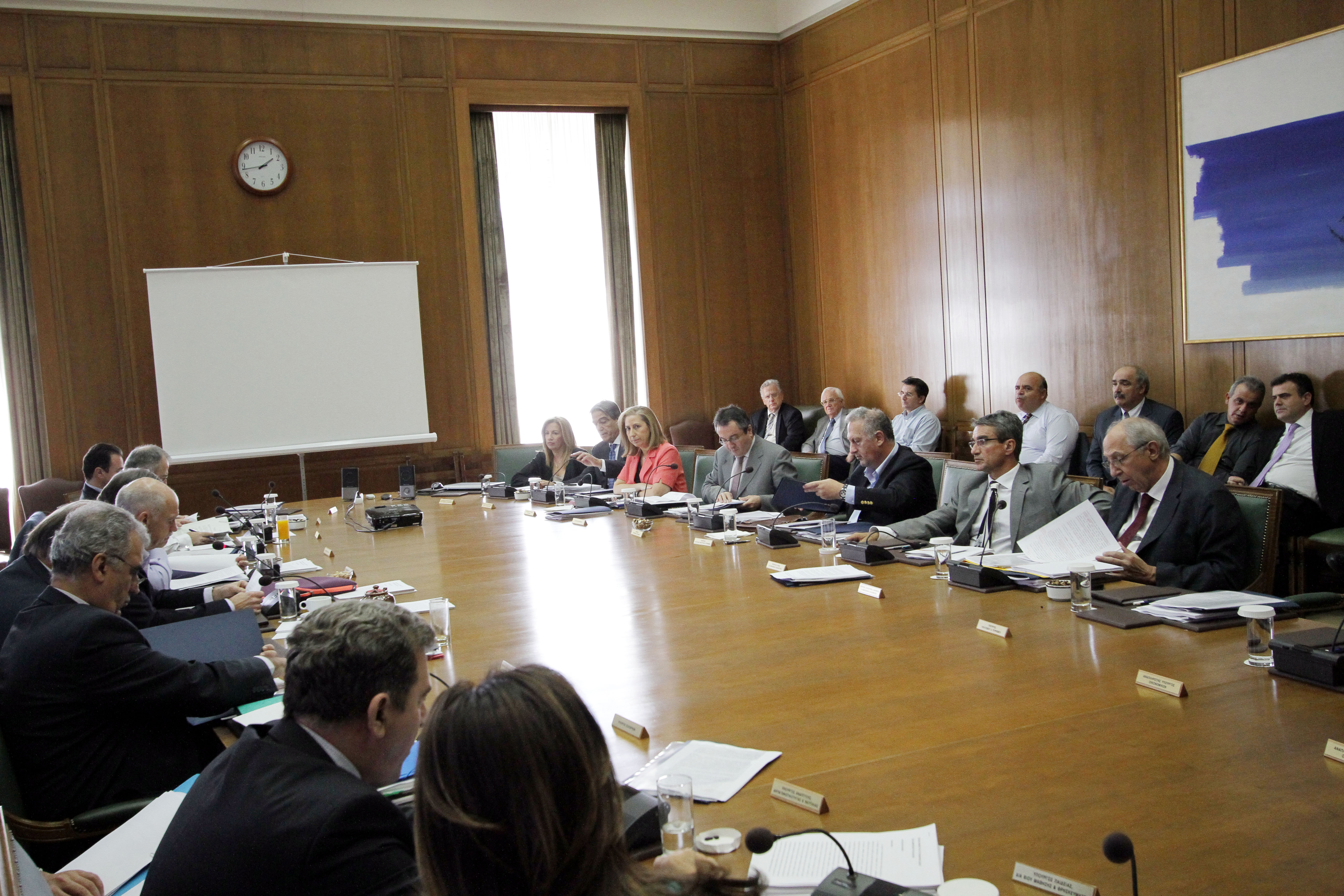 Στο Υπουργικό Συμβούλιο το ενιαίο μισθολόγιο – Καμία απόφαση για την εφεδρεία