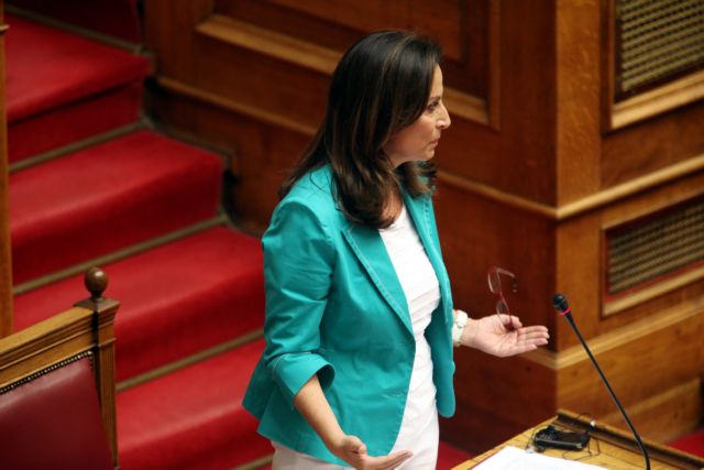 Διαγραφή φοιτητών εάν δεν εγγραφούν σε δύο συνεχή εξάμηνα, λέει η Άννα Διαμαντοπούλου