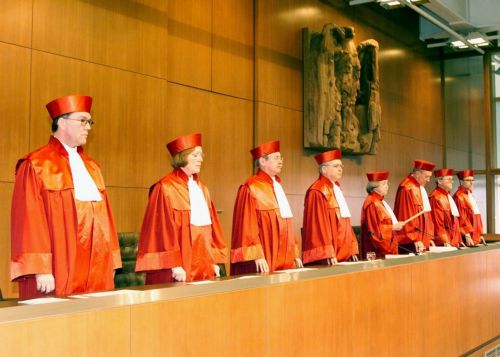 Απορρίφθηκαν από το γερμανικό Συνταγματικό Δικαστήριο οι προσφυγές κατά των πακέτων στήριξης