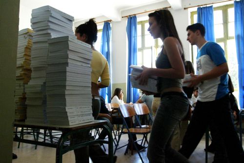 Με φωτοτυπίες και cd, αντί για βιβλία, θα ξεκινήσει η νέα σχολική χρονιά