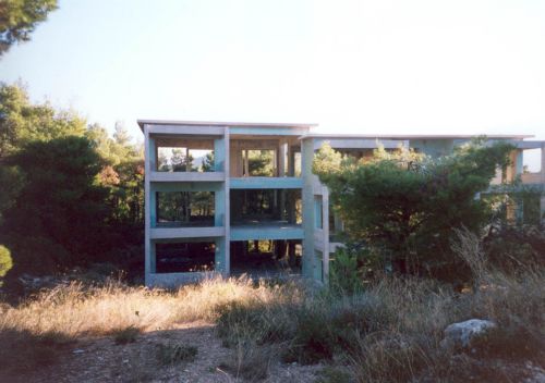 Αντίθετοι οι συμβολαιογράφοι σε διάταξη του νομοσχεδίου για τα αυθαίρετα