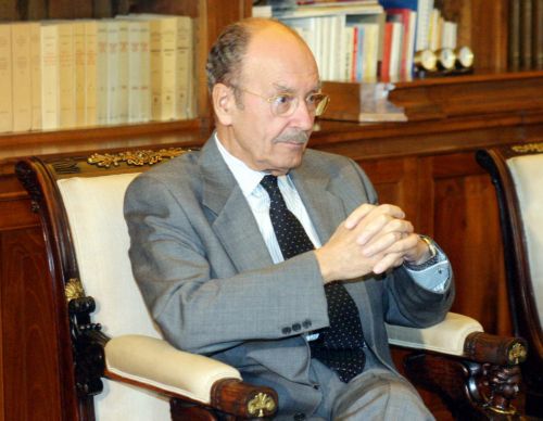 Ικανοποιητικά εξελίσσεται η κατάσταση της υγείας του Κωστή Στεφανόπουλου