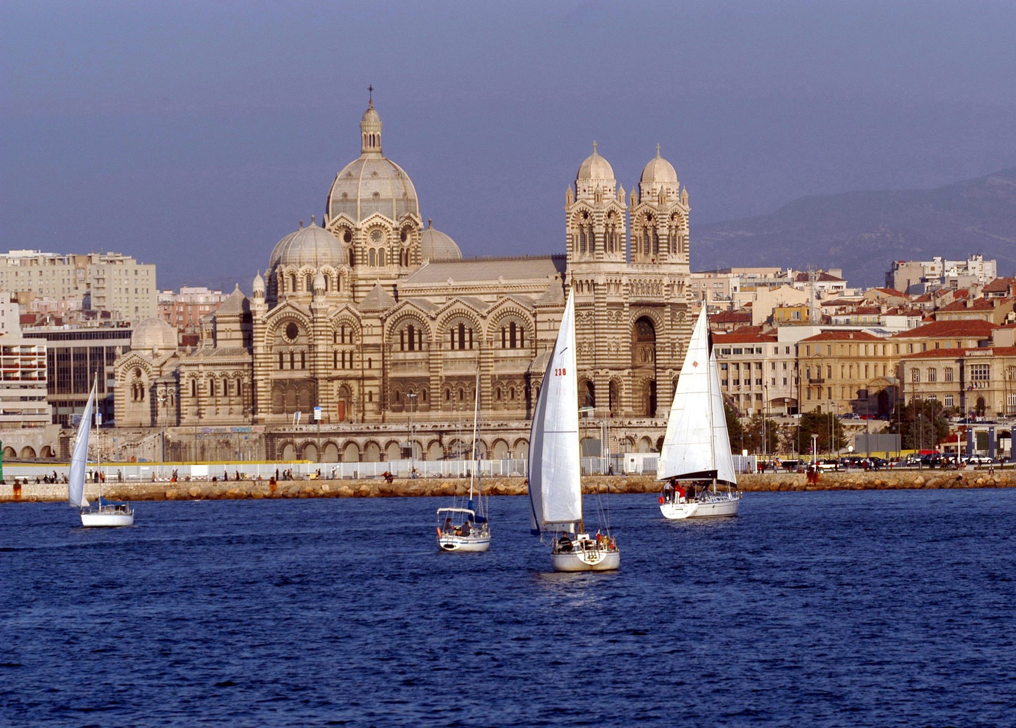 Νέες απευθείας πτήσεις Αθήνα-Μασσαλία από την Air France