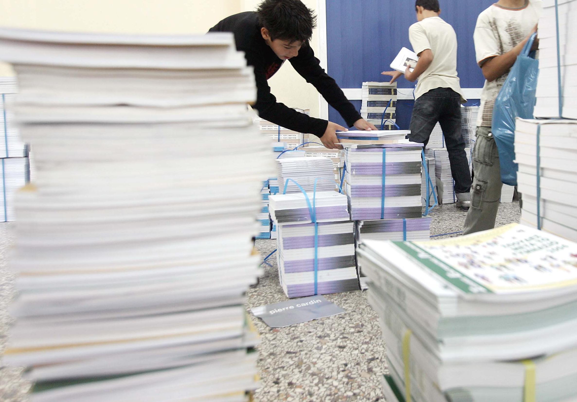 Αντιδράσεις της αντιπολίτευσης για το χάος στα σχολεία