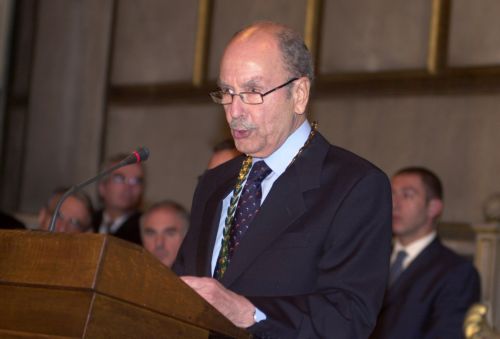 Στο νοσοκομείο μετά από ήπιο ισχαιμικό επεισόδιο ο Κωστής Στεφανόπουλος