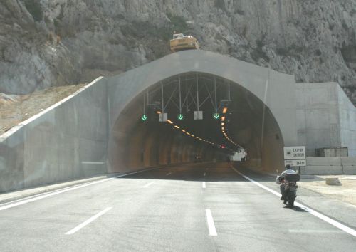 Σε δύσκολη φάση οι διαπραγματεύσεις με τις κοινοπραξίες για τους αυτοκινητόδρομους