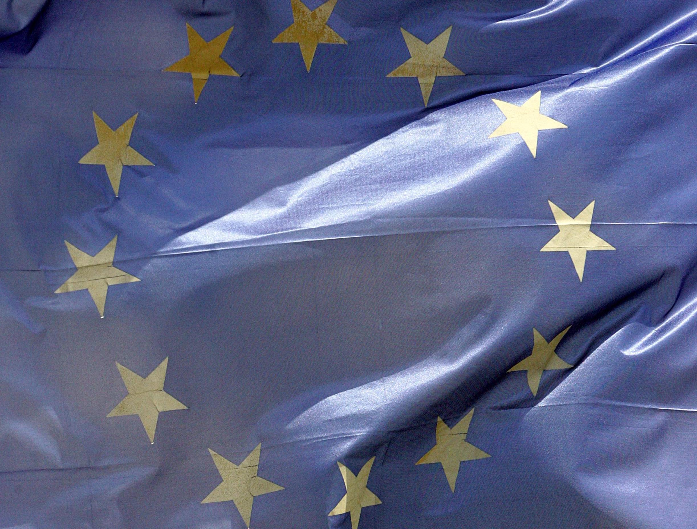 «Ανεύθυνα και παρακινδυνευμένα» τα σενάρια για νέα μέτρα στην Ελλάδα, λέει η Κομισιόν