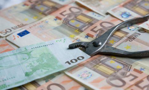 Τη Δευτέρα ξεκινά η διάθεση της φοροκάρτας από τις τράπεζες