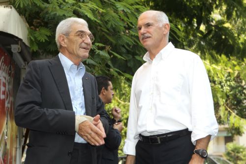 Με συγκεντρώσεις έξω από το δημαρχείο Θεσσαλονίκης άρχισαν οι κινητοποιήσεις για τη ΔΕΘ