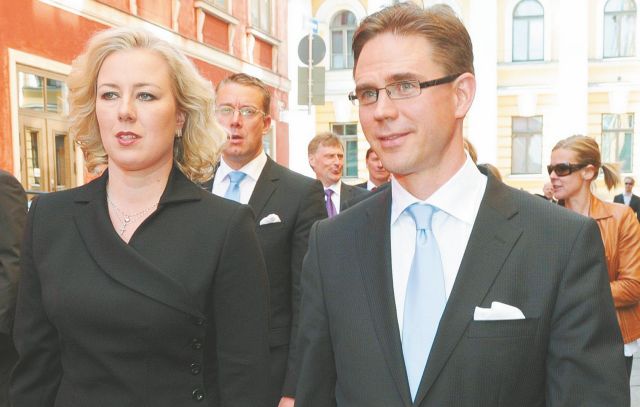 Τριμερής συνάντηση την Τρίτη στο Βερολίνο για τις εγγυήσεις του νέου δανείου προς την Ελλάδα