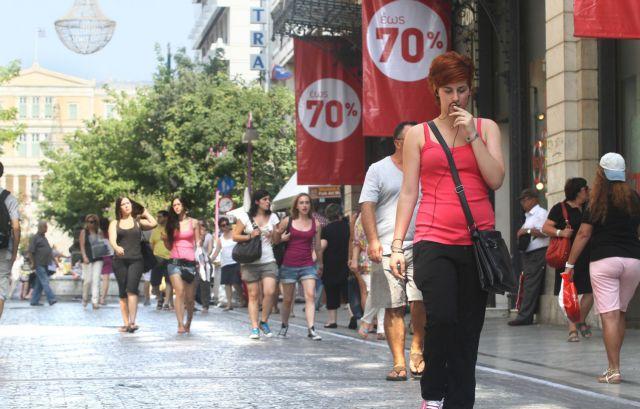 Στο 25% ανήλθε η μείωση του τζίρου στο λιανεμπόριο κατά τις θερινές εκπτώσεις