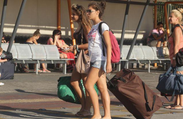 Η κρίση οδήγησε στη μείωση των επιβατών της ακτοπλοΐας κατά 300.000 άτομα το καλοκαίρι