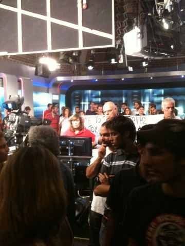 Διεκόπη το κεντρικό δελτίο της ΝΕΤ από εισβολή φοιτητών στο στούντιο