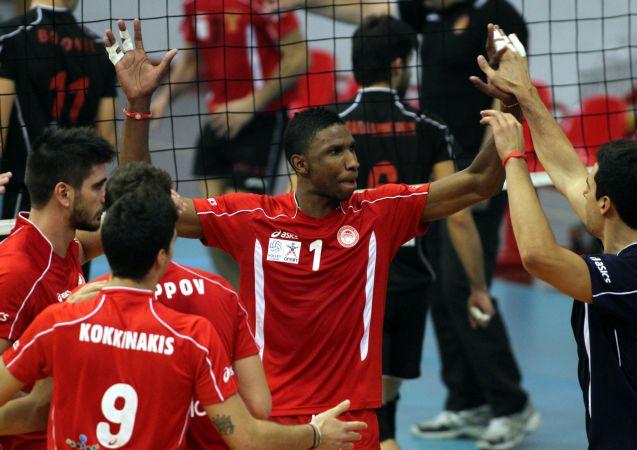 O Ολυμπιακός ξόρκισε την κακή παράδοση της πρεμιέρας