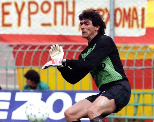 Έχει κάποιο πρόβλημα στα μάτια, αναρωτιέται για τον Κονστάνσο ο Σαργκάνης