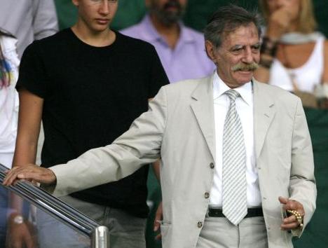 Ο «καπετάνιος» ζητά 44 ευρώ από τον Βγενόπουλο